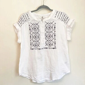 Cupio Embroidery White Top